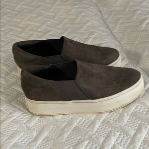 Vince Gray suede platform sneaker size 6